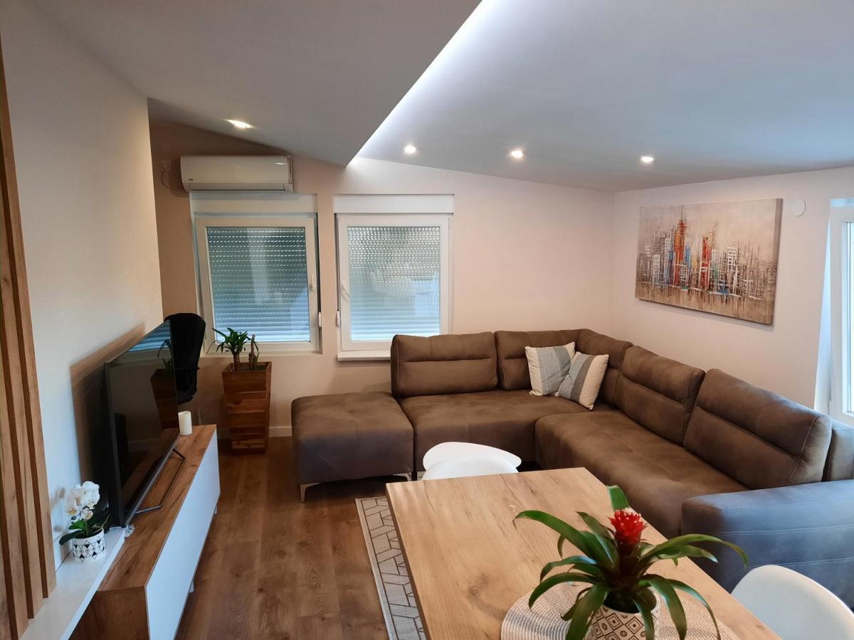 Dream Home, Free Garage นิส ภายนอก รูปภาพ